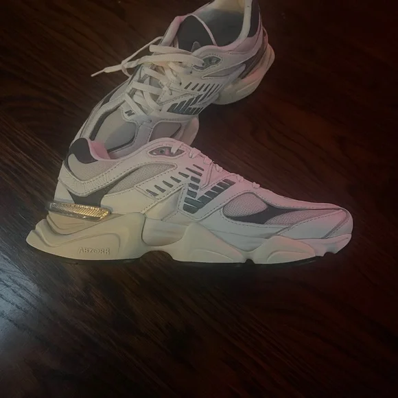New Balance Cream and Gray Athletic Shoes 9060 - Picture 3 of 4